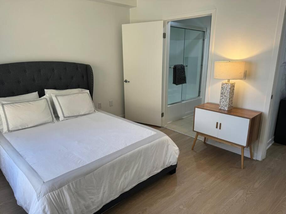 The Carlton- Modern-Luxury 2 Master Suites In Hrt Of Sm Steps To Ocean Ave Los Angeles Exteriér fotografie