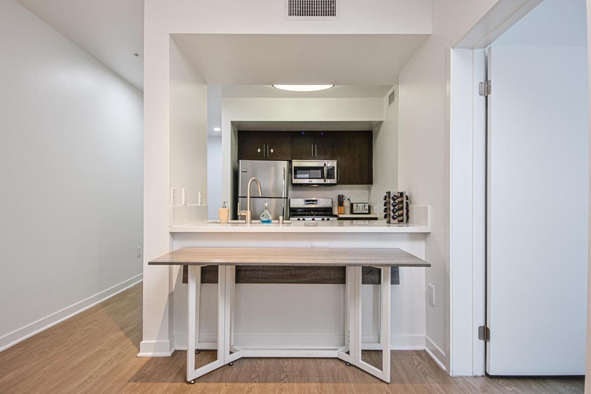 The Carlton- Modern-Luxury 2 Master Suites In Hrt Of Sm Steps To Ocean Ave Los Angeles Exteriér fotografie